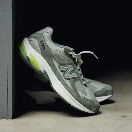  ダブルタップス × ニューバランス 2010 グレー