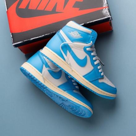  ナイキ エア ジョーダン 1 ハイ OG “UNC リイマジンド”