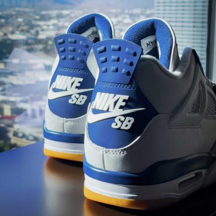  ナイキ SB エアジョーダン 4 サミット ホワイト/ネイビー
