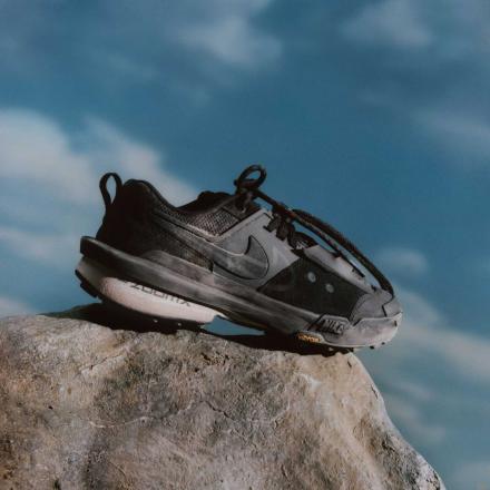  サカイ × ナイキ ゼガマドーム 3色