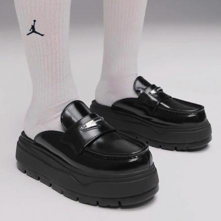 ナイキ ウィメンズ エア ジョーダン ローファー ミュール ブラック/メタリック シルバー