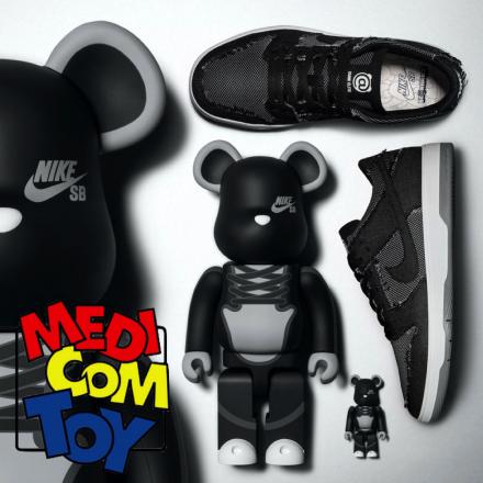 MEDCOM TOY(メディコム・トイ) × NIKE(ナイキ) の歴代コラボレーションモデル 